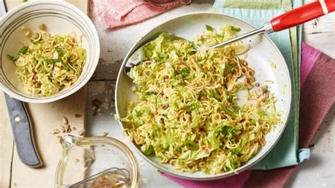 Maybe you would like to learn more about one of these? Asia-Nudel-Snack-Salat Ente | Rezept in 2020 | Leckere ...