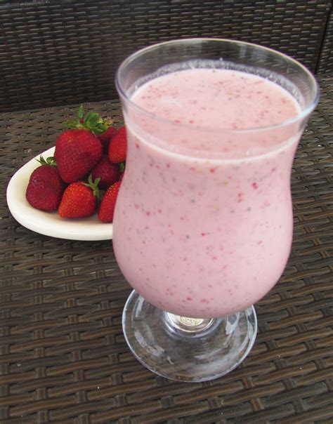 Easy, Creamy Strawberry Vanilla Smoothie • Foodie Loves Fitness