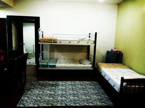 Fridge, microwave oven, kettle, utensils appliances: Caliph Suite Guest House @ Anjung Vista Condo ( Homestay ...
