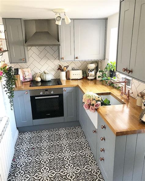 10 Designs Perfect For Your Small Kitchen With Images Small Cottage