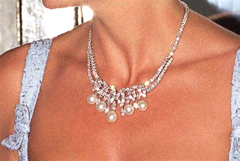 Princess Dianas Diamond And Pearl Necklace Up For Auction