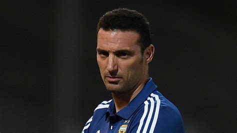 Hablo en nombre del pueblo argentino. Scaloni fumes as VAR denies Messi - Sports Network Africa News