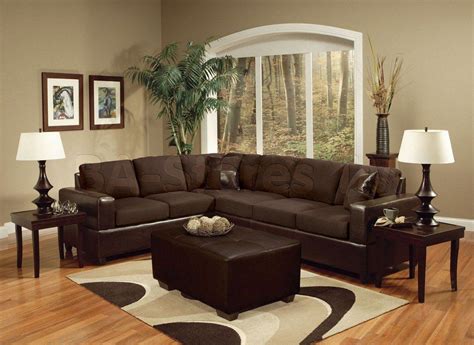 20+30+ Color Walls With Brown Furniture