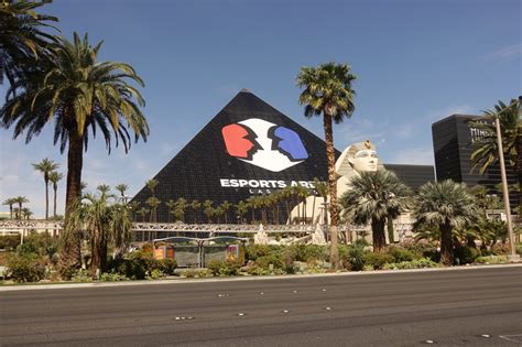 Mandalay bay had previously posted guards by the elevators only during major events, the guards said thursday. Luxor Las Vegas: A Fun Place to Be - Living Las Vegas