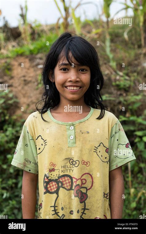 Indonesian Girl Hi Res Stock Photography And Images Alamy