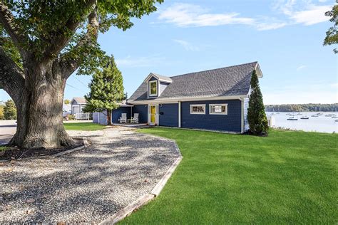 East Greenwich Waterfront Gem: Renovated w/ Kayaks | Evolve