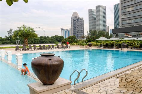 Pool Mit Blick Auf Das Ma Hotel Parkroyal On Beach Road Singapur