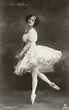 In 1907 she made her debut in Stockholm. After one of the performances ...