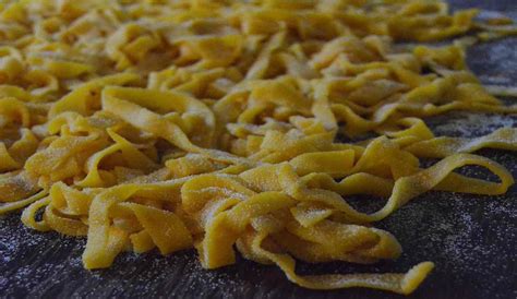Pasta Fresca Fatta In Casa La Ricetta Della Classica Fettuccina Alluovo