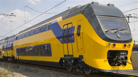 Jongeren Bekogelen Ns Trein Dit Had Erger Kunnen Aflopen Nh Nieuws