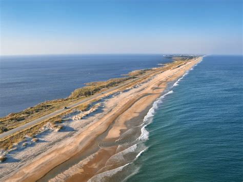 North Carolinas Outer Banks Is Home To Well Known Beaches Quaint