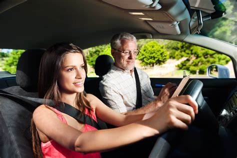 Choosing The Right Driving Instructor Insurethebox