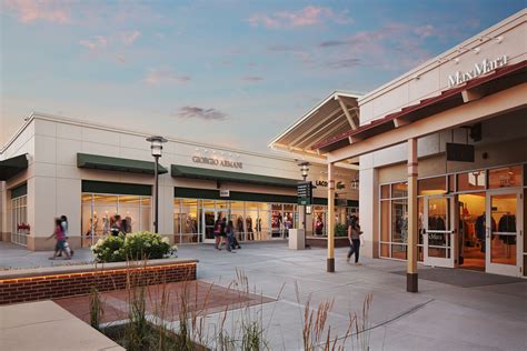 Chicago Premium Outlets Outlet Mall In Illinois Location And Hours