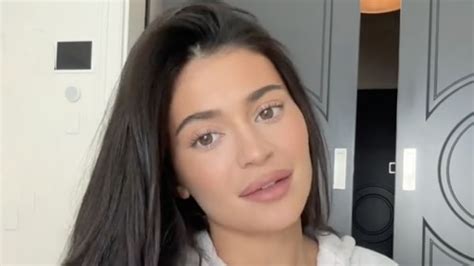 stormi webster 5 crashes mom kylie jenner s makeup tutorial and screams throughout chaotic new