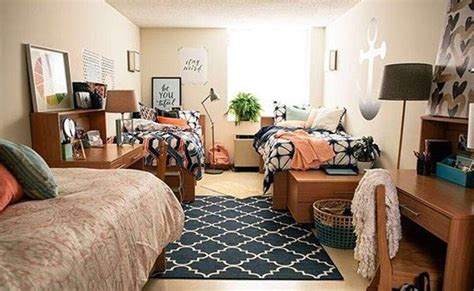 How To Organize Your Dorm When You Live In A Triple Society19 Dorm