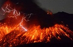 日本櫻島火山噴發 最高警戒