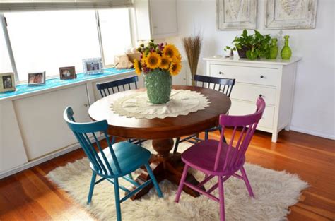 17 Creative Ways To Refresh Your Dining Room With Multicolored Chairs