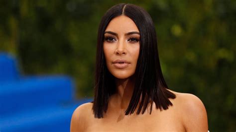 Khloe Explains Sister Kim Kardashians Ugly Cry Face Thats Not