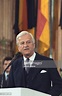 Bundespräsident Richard von Weizsäcker während seiner Rede anlässlich ...