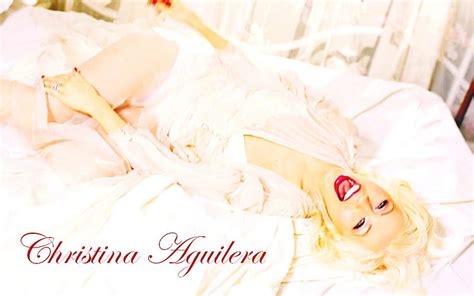 720p Free Download Christina Aguilera Aguilera Female Christina Beauty Bed Hd Wallpaper