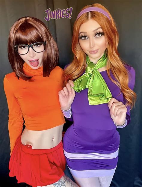 Daphne And Velma Cosplay [scooby Doo] Stewpidsenpai And Tattiegucci R Cosplaygirls