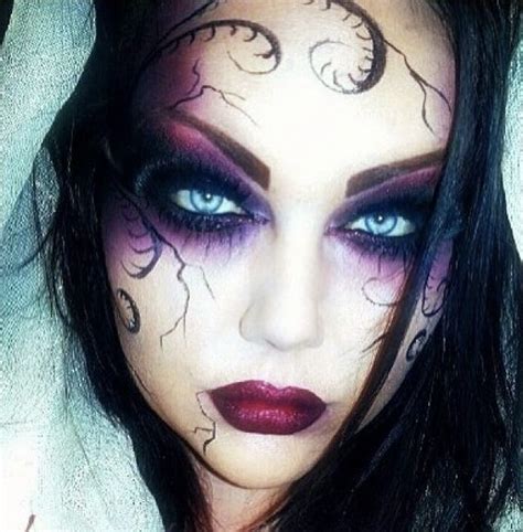 15 Creepy Eye Makeup Ideas You Want To Try For Halloween Beautiful Halloween Makeup Halloween