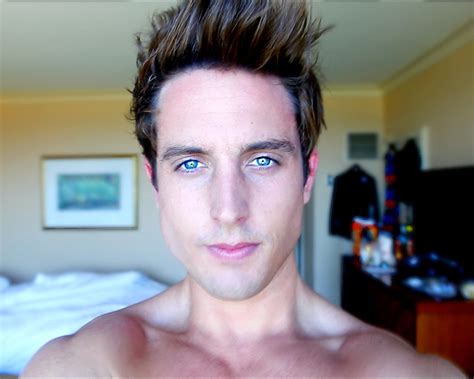 Look At His Eyes Youtubers Pinterest Youtubers Sexy Men And