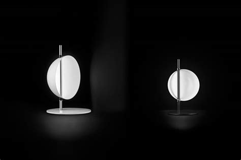 Superluna floor lamp by oluce. Interieurarchitect Margit Kengen over de vloerlamp Superluna 397 van Oluce.