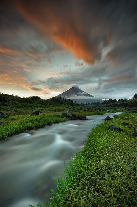 Majestic Mayon Volcano Mayon Volcano Also Known As Mount Flickr