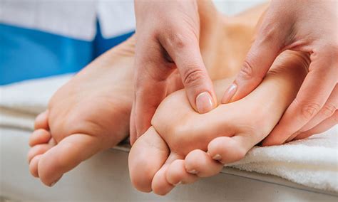 What Happens During A Foot Massage Heidi Salon