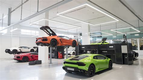 Lamborghini Opens Epic Showroom In Dubai Biggest In The World Performancedrive