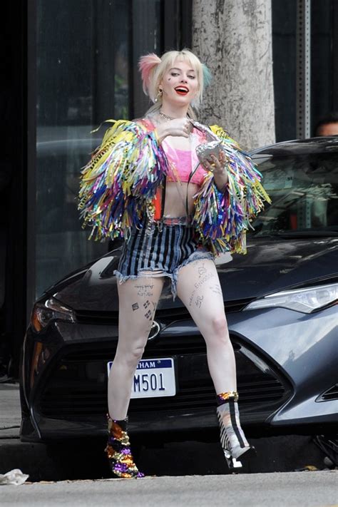 Margot Robbie Wears Harley Quinn Costume For ‘birds Of Prey Filming