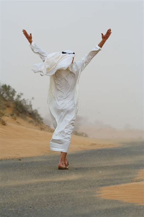 Saudi Arabische Tänzer Redaktionelles Foto Bild Von Mittlere 4944791