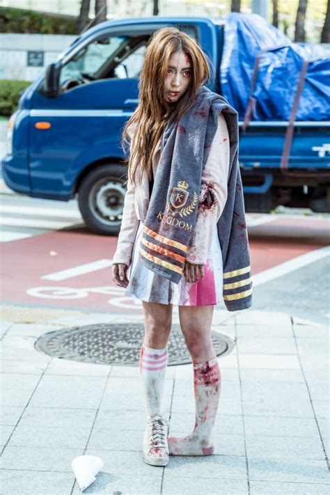Born december 20, 1992) is a south korean actress. Lee Se Young Perfectly Transforms Into A Quirky Zombie ...