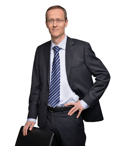 Dr. Zürcher specialises in Merger & Acquisitions, Capital Market