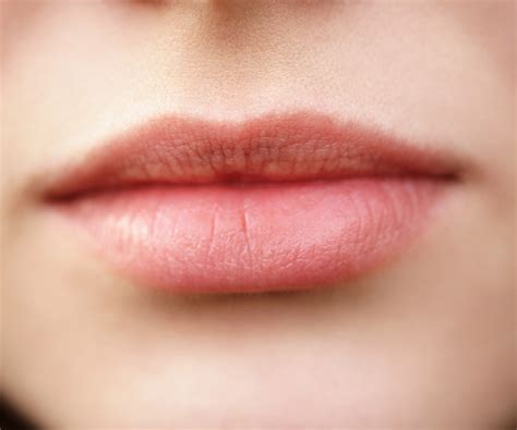 The Worst Thing To Eat If You Have Chapped Lips According To A