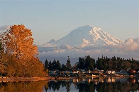 Stunning Aerial View Of Mt Rainier From Lake Tapps