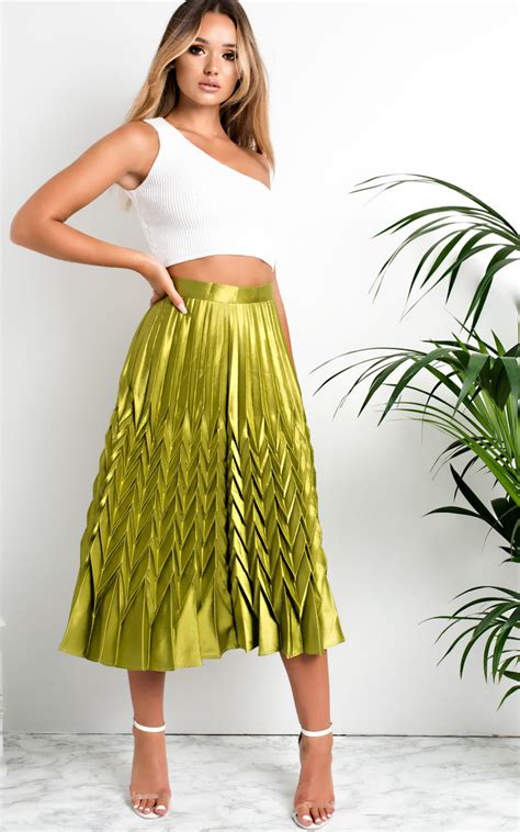 Gabbana Metallic Pleated Midi Skirt In Lime Ikrush