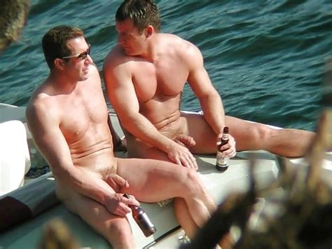Straight Guys Naked Outdoors