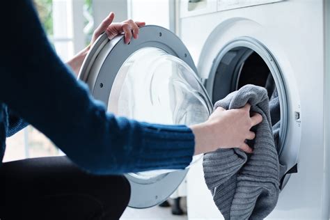 common laundry mistakes the laundry mistakes you re probably making