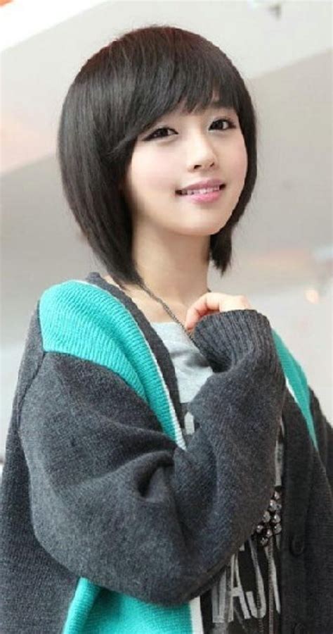 The short korean hairstyles are currently in trend particularly because of the smart and cute look they add to the face. 20 Inspirations of Cute Korean Hairstyles For Short Hair
