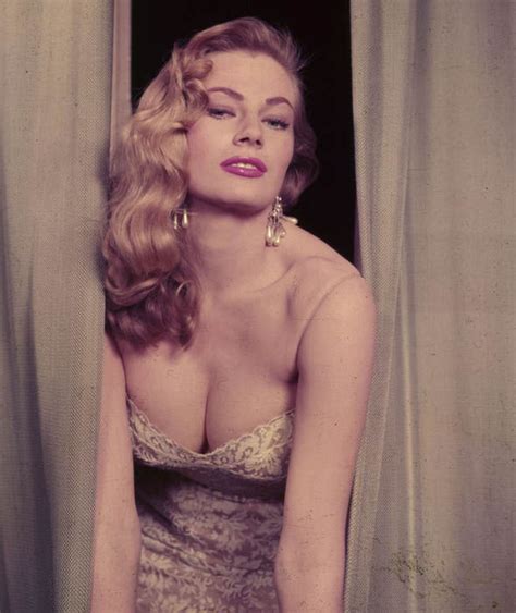 Anita Ekberg In The Iceberg La Dolce Vita Beauty Anita Ekberg Pictures Pics