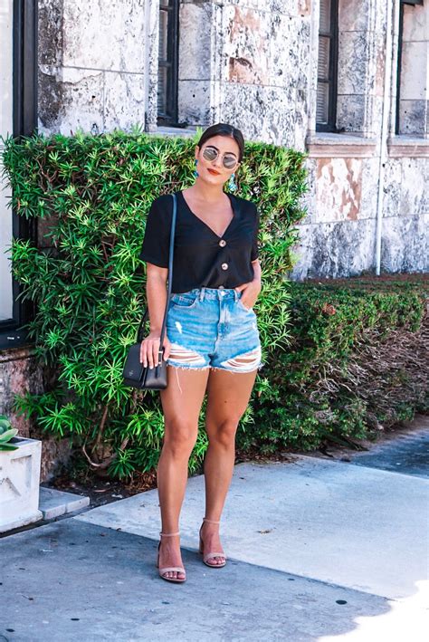 Miami Blogger Krista Perez Shares Fall Capsule Wardrobe How My Capsule