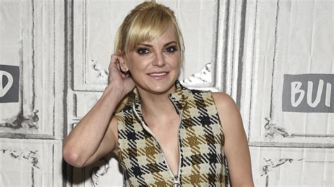 Photos, family details, video, latest news 2021. Anna Faris deletes underwear snap after being body-shamed ...