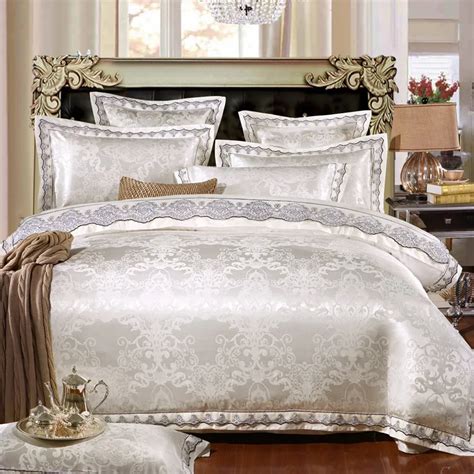 Myru White Silver Color Jacquard Luxury Cheap Bedding Sets 46 Pcs