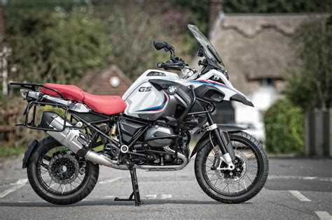 Welcome to the official international facebook fan page of bmw motorrad for all. The Iconic 100 BMW Motorrad unveils stunning new models - Bahnstormer Motorrad