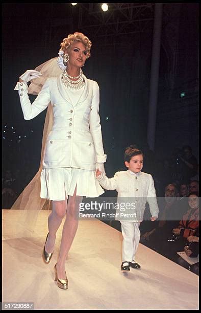 Défilé Chanel Haute Couture Printemps été 1992 Photos Et Images De
