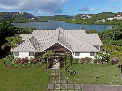 A Waterfront Home on Grenada’s Southern Coast - The New York Times