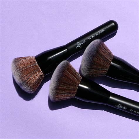 Xl Face Powder Brush Luscious Cosmetics