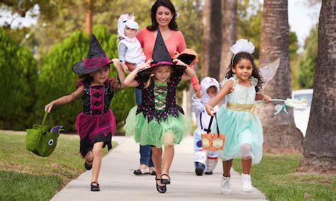 Chicagos 5 Best Neighborhoods For Trick Or Treating Chicago Agent